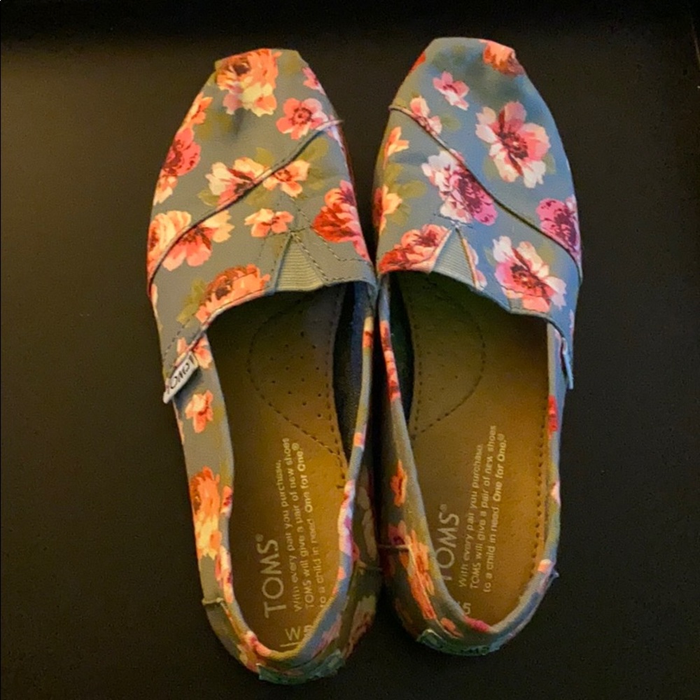 Toms women’s shoes